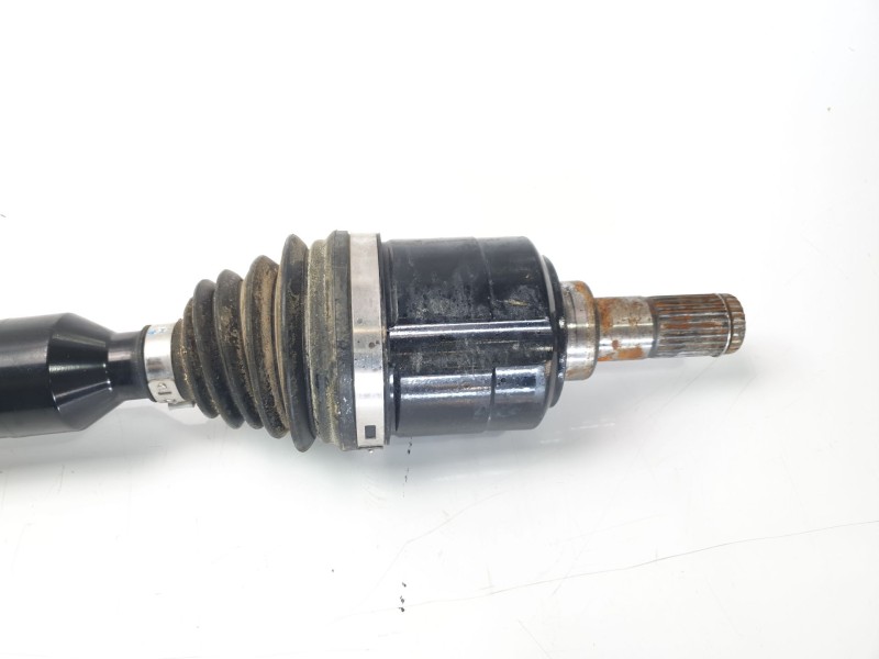 Recambio de transmision delantera derecha para kia sportage drive 4x2 referencia OEM IAM 49501D7200  
