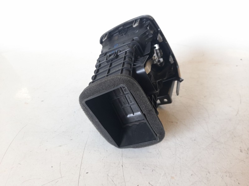 Recambio de aireador derecho para kia sportage concept 2wd referencia OEM IAM 97490F1AA0KA1  