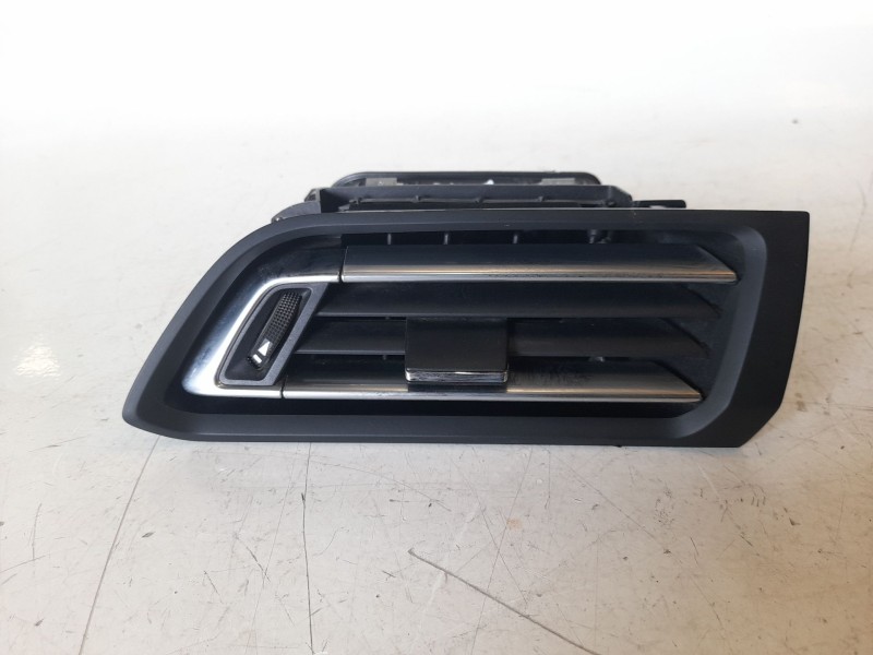 Recambio de aireador derecho para peugeot 308 sw gt line referencia OEM IAM 96778766ZD  