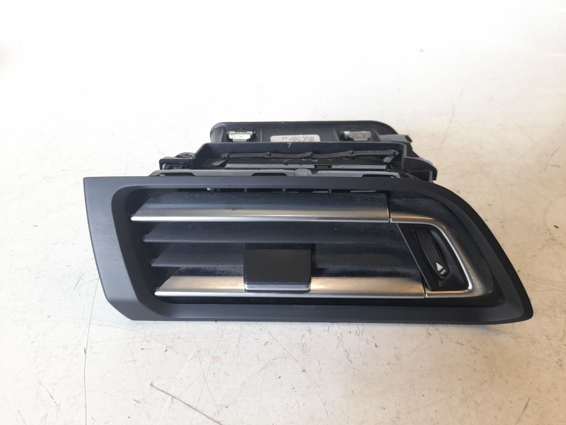 Recambio de aireador izquierdo para peugeot 308 sw gt line referencia OEM IAM 96778765ZD  