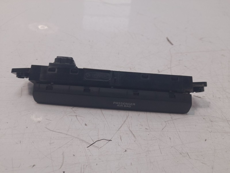 Recambio de pantalla multifuncion para kia sportage concept 2wd referencia OEM IAM 95960F1210  