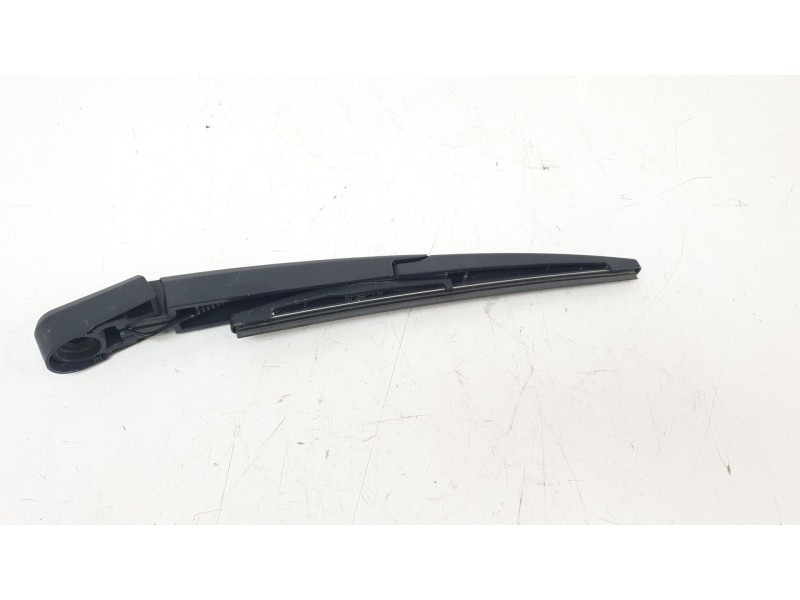 Recambio de brazo limpia trasero para ssangyong tivoli urban 4x2 referencia OEM IAM 7851135000  