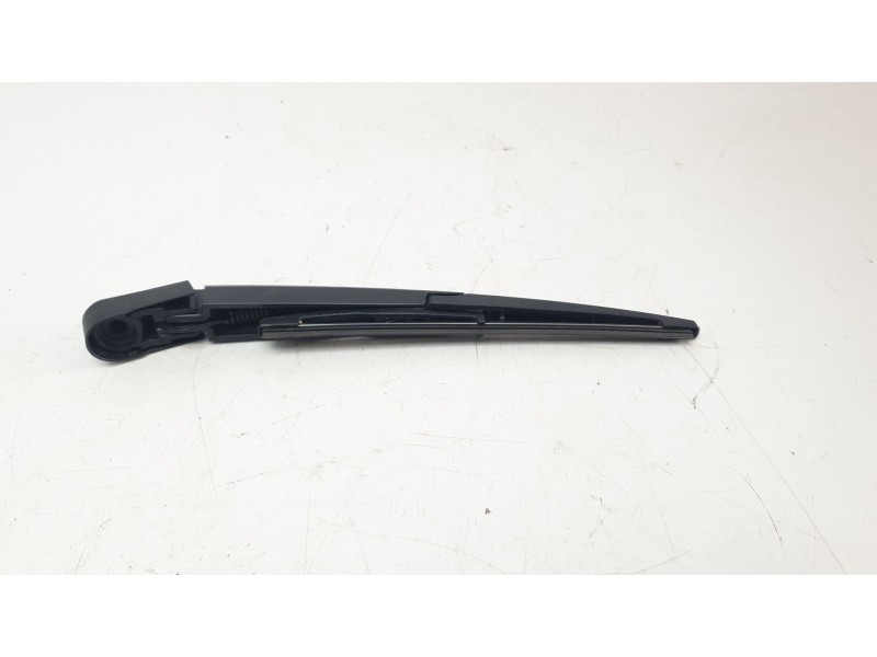 Recambio de brazo limpia trasero para ssangyong tivoli urban 4x2 referencia OEM IAM 7851135000  
