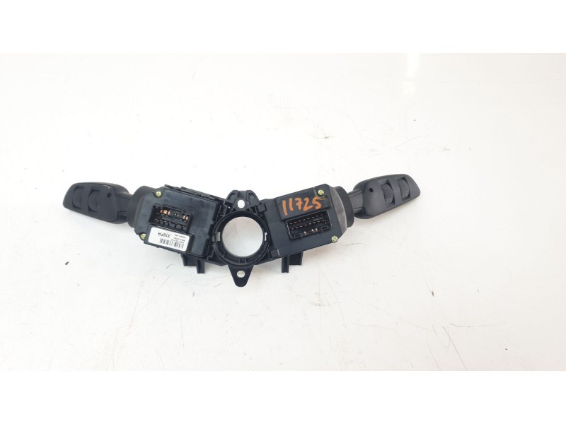 Recambio de mando multifuncion para ssangyong tivoli urban 4x2 referencia OEM IAM 8591035300  