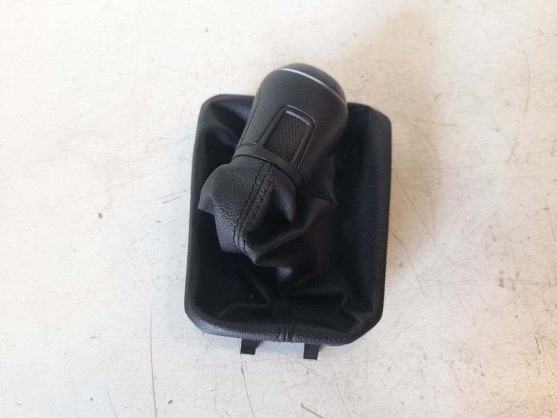 Recambio de pomo palanca cambio para volkswagen polo edition referencia OEM IAM 2G1711113MIS  