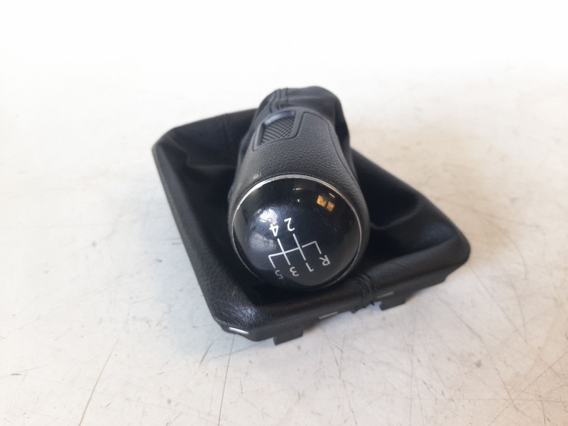 Recambio de pomo palanca cambio para volkswagen polo edition referencia OEM IAM 2G1711113MIS  