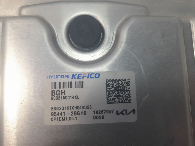 Recambio de centralita motor uce para kia niro referencia OEM IAM 391S208AE0  