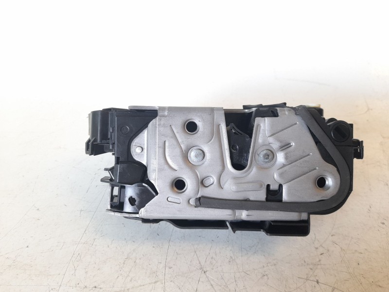 Recambio de cerradura puerta trasera derecha para skoda octavia lim. (nx3) ambition referencia OEM IAM 5TA839016Q  