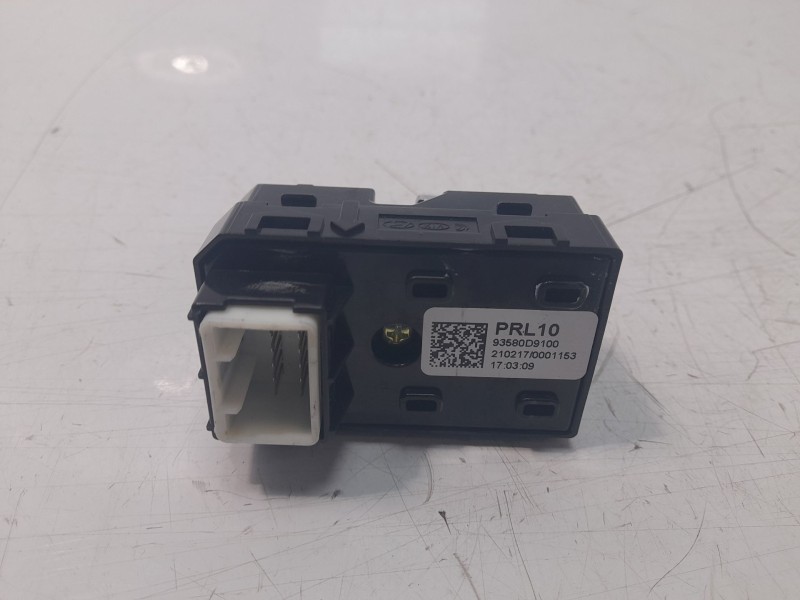 Recambio de mando elevalunas trasero izquierdo para kia sportage concept 2wd referencia OEM IAM 93580D9100  