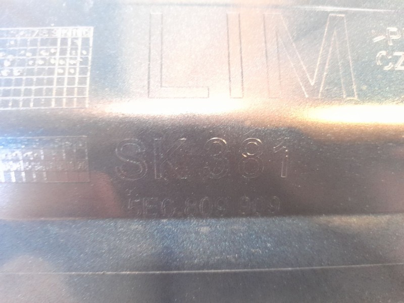 Recambio de tapa exterior combustible para skoda octavia lim. (nx3) ambition referencia OEM IAM 5E6809909  