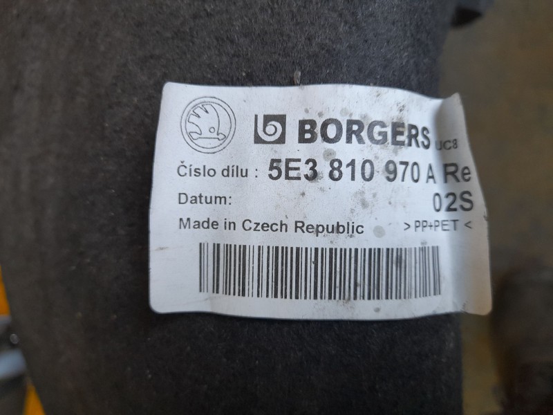 Recambio de paso rueda trasero derecho para skoda octavia lim. (nx3) ambition referencia OEM IAM 5E3810970A  