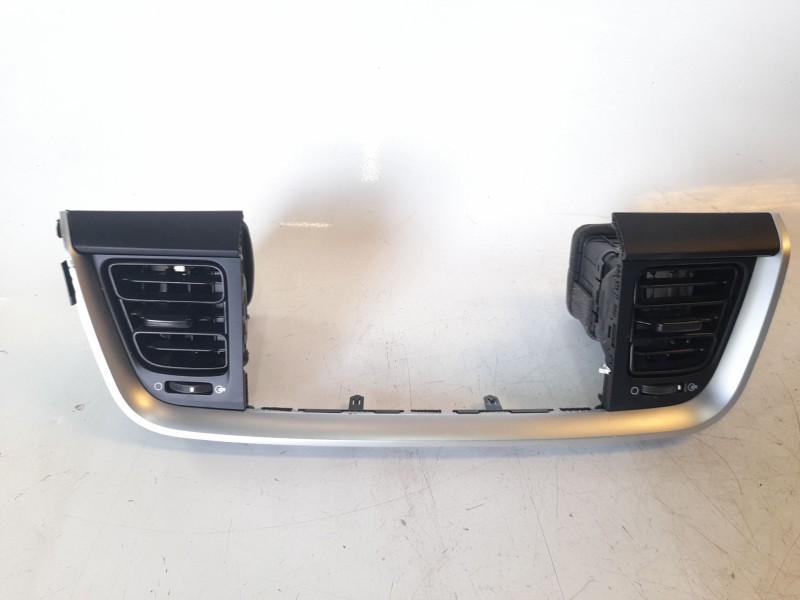 Recambio de aireador central para kia stonic (yb) 1.2 cvvt referencia OEM IAM 84740H8AE0WLE  