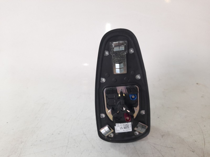 Recambio de antena para skoda octavia lim. (nx3) ambition referencia OEM IAM 5WA035507A  