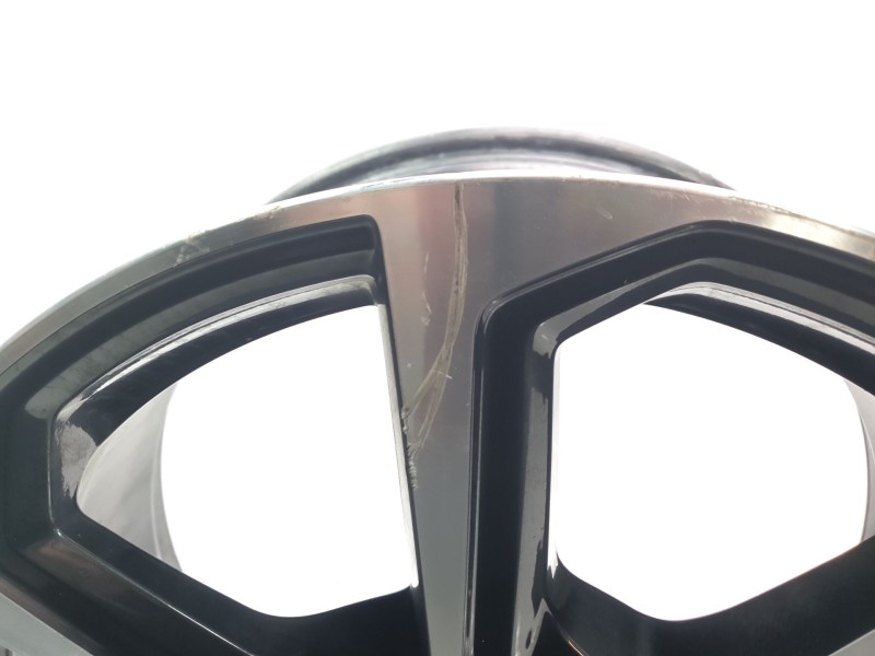 Recambio de llanta para audi q3 sportback (f3n) 35 tdi referencia OEM IAM 83A601025BB  