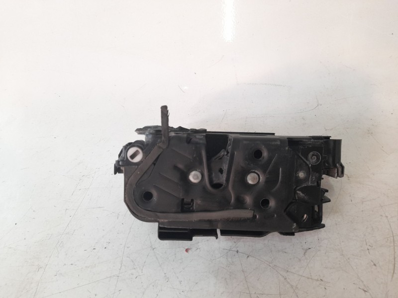 Recambio de cerradura puerta trasera izquierda para volkswagen polo edition referencia OEM IAM 5TA839015E  