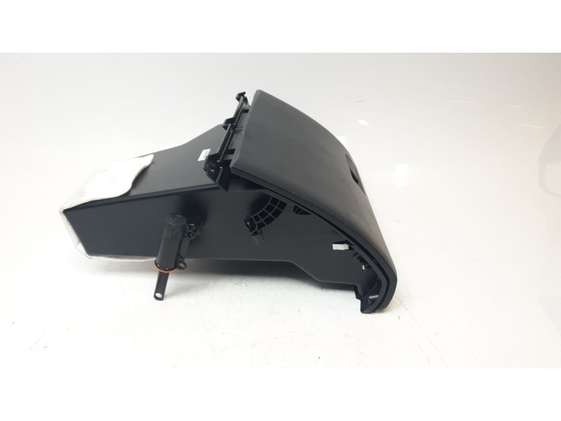 Recambio de guantera para ssangyong tivoli urban 4x2 referencia OEM IAM 7772035100LBH  