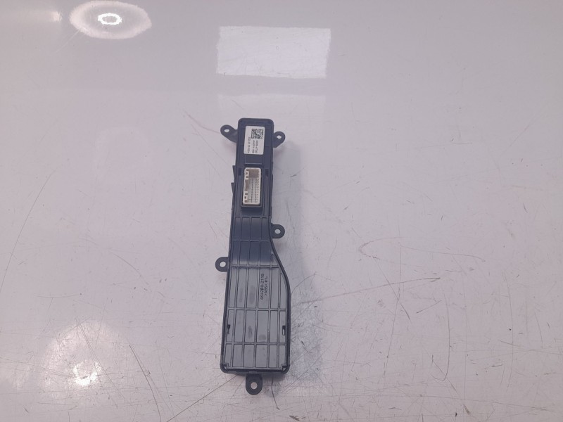 Recambio de palanca freno para kia niro referencia OEM IAM 93335AT040  