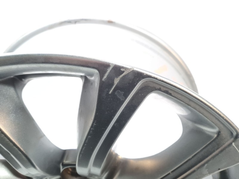 Recambio de llanta para land rover evoque pure referencia OEM IAM LR084668  