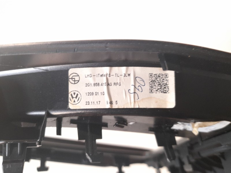 Recambio de moldura para volkswagen polo edition referencia OEM IAM 2G1858415AGRFG  