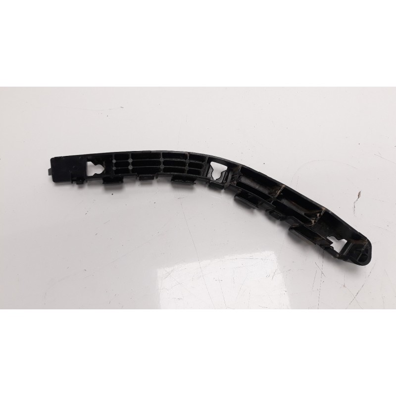 Recambio de moldura para kia sportage 1.6 cat referencia OEM IAM 866133U000  