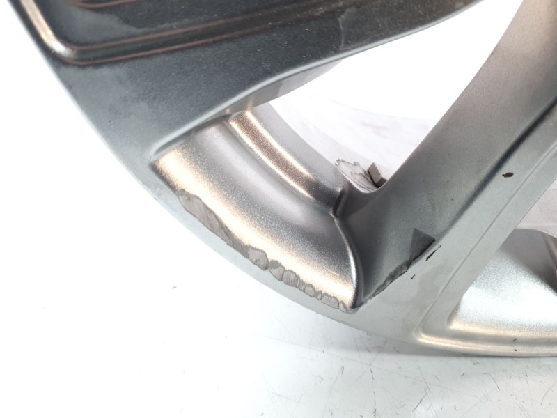 Recambio de llanta para land rover evoque pure referencia OEM IAM LR084668  