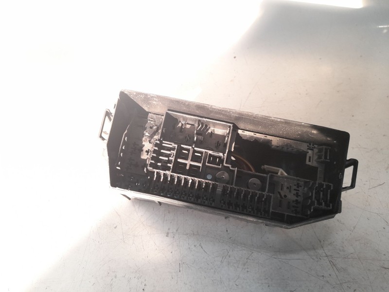 Recambio de caja reles / fusibles para volkswagen polo edition referencia OEM IAM 2Q0927165A  