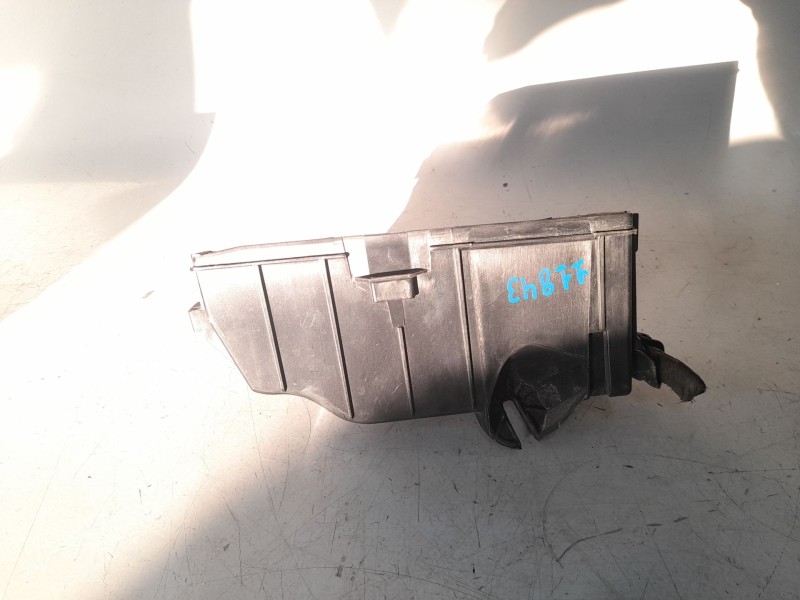 Recambio de caja reles / fusibles para volkswagen polo edition referencia OEM IAM 2Q0927165A  