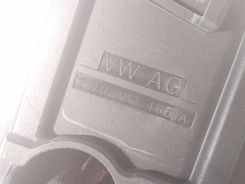 Recambio de caja reles / fusibles para volkswagen polo edition referencia OEM IAM 2Q0927165A  