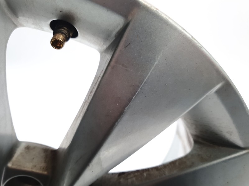 Recambio de llanta para skoda kamiq (nw4) 1.0 tsi referencia OEM IAM 658601025B  