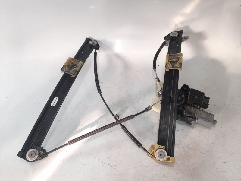 Recambio de elevalunas delantero izquierdo para volkswagen polo edition referencia OEM IAM 2G4837461B  