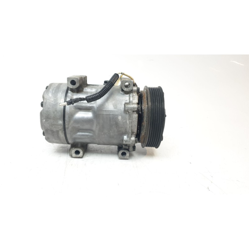 Recambio de compresor aire acondicionado para renault megane i (ba0/1_) 1.9 dti (ba08, ba0n) referencia OEM IAM 7700866828  CAF6