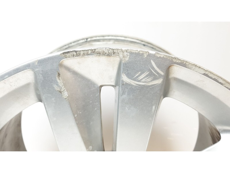 Recambio de llanta para peugeot 308 ii (lb_, lp_, lw_, lh_, l3_) 1.2 thp 110 referencia OEM IAM 9677989577  