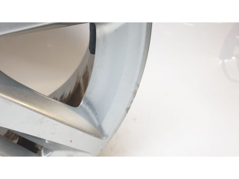 Recambio de llanta para peugeot 308 ii (lb_, lp_, lw_, lh_, l3_) 1.2 thp 110 referencia OEM IAM 9677989577  