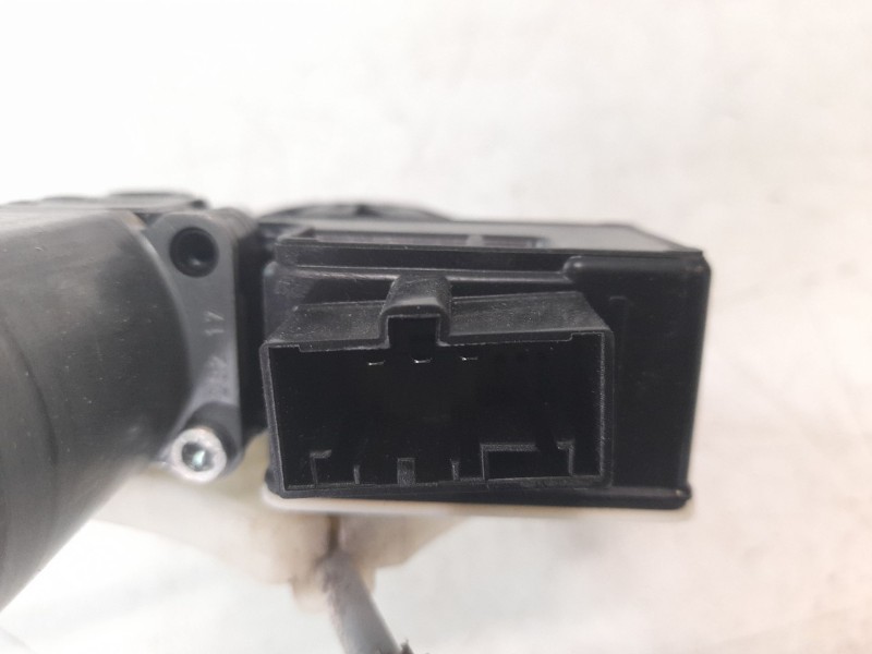 Recambio de elevalunas trasero izquierdo para volkswagen polo edition referencia OEM IAM 2G6889461C  