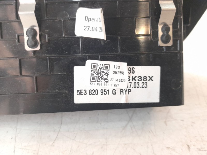 Recambio de aireador central para skoda octavia lim. (nx3) ambition referencia OEM IAM 5E3820951GRYP  