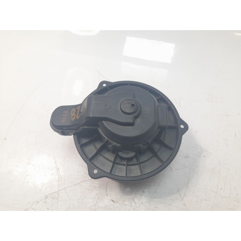 Recambio de ventilador calefaccion para kia niro referencia OEM IAM 97113AT000  