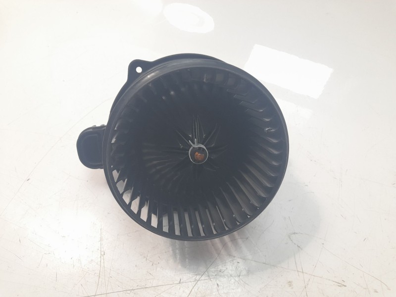 Recambio de ventilador calefaccion para kia niro referencia OEM IAM 97113AT000  