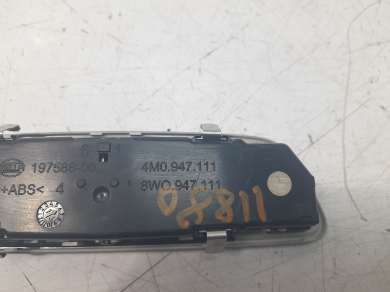 Recambio de luz interior para audi a4 avant (8w5) básico referencia OEM IAM 4M0947111  