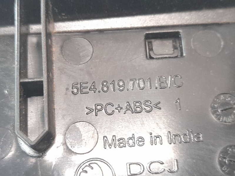 Recambio de aireador izquierdo para skoda octavia lim. (nx3) ambition referencia OEM IAM 5E4819701C  