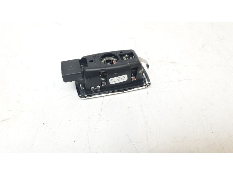 Recambio de luz interior para peugeot 308 sw gt line referencia OEM IAM 172001531  