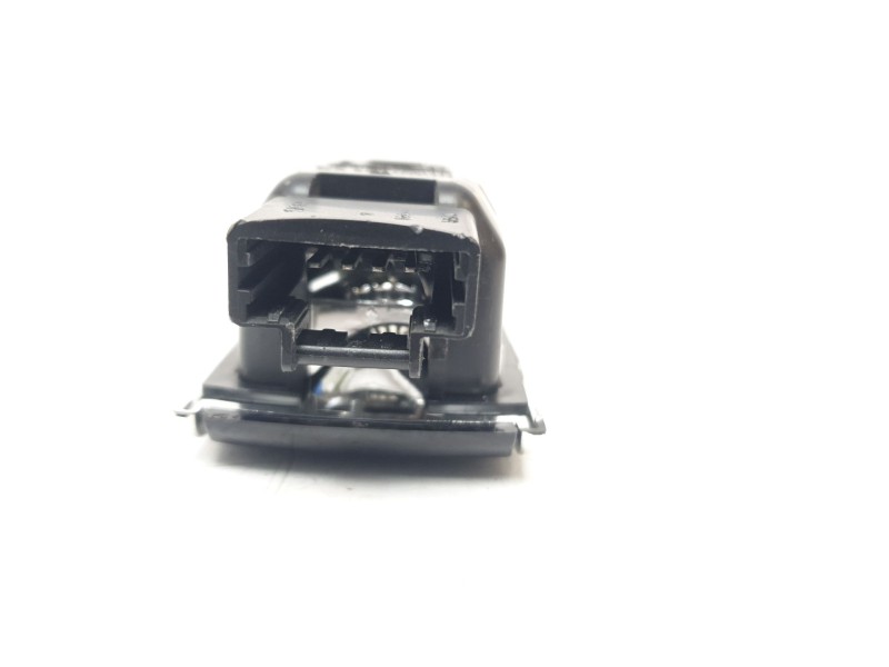 Recambio de luz interior para peugeot 308 sw gt line referencia OEM IAM 172001531  