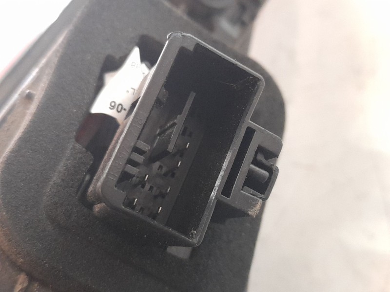 Recambio de piloto trasero central para seat leon sportstourer (kl8, kld) 2.0 tdi referencia OEM IAM 5FE945307R  