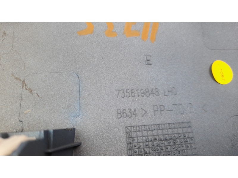 Recambio de moldura para fiat nuova 500 (150) club referencia OEM IAM 735619848  