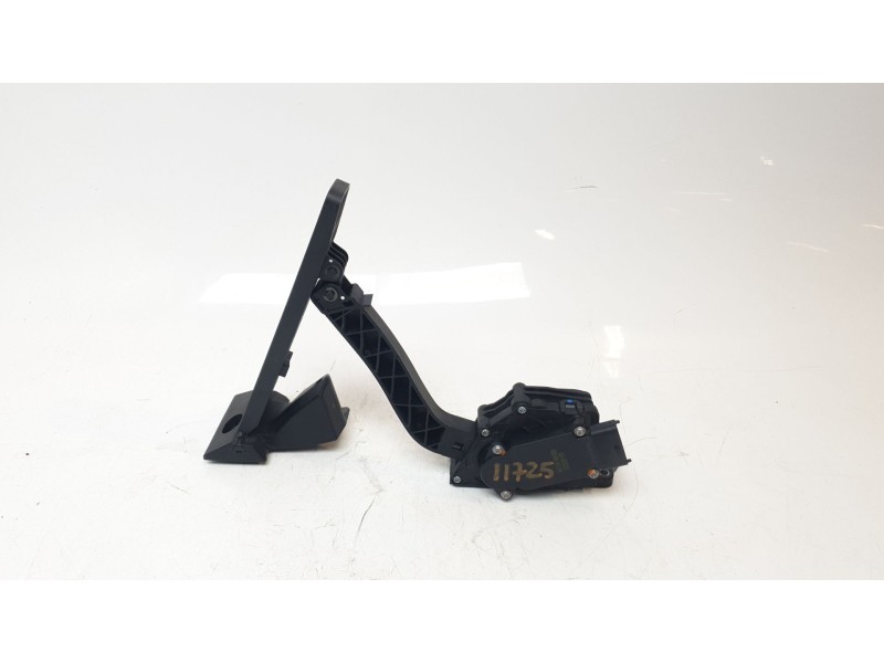 Recambio de potenciometro pedal para ssangyong tivoli urban 4x2 referencia OEM IAM 2055035500  