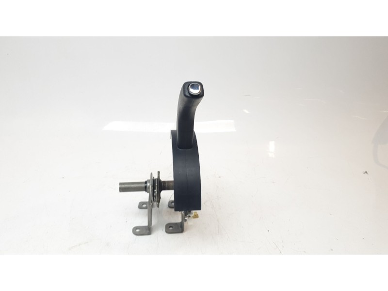Recambio de palanca freno para ssangyong tivoli urban 4x2 referencia OEM IAM 4910035002LBH  