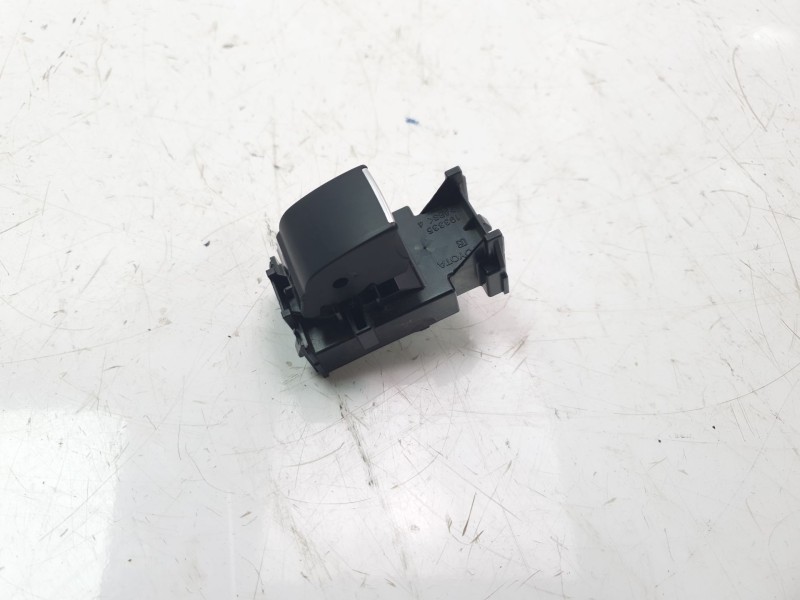 Recambio de mando elevalunas trasero izquierdo para toyota rav4 referencia OEM IAM 8481012100  