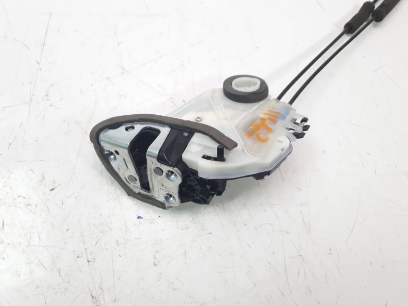 Recambio de cerradura puerta trasera izquierda para toyota rav4 referencia OEM IAM 6906048060  