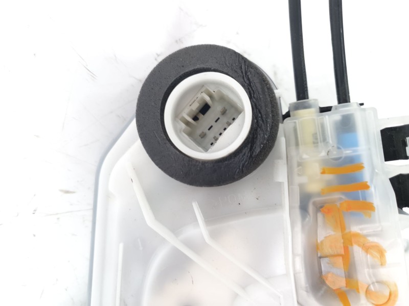 Recambio de cerradura puerta trasera izquierda para toyota rav4 referencia OEM IAM 6906048060  