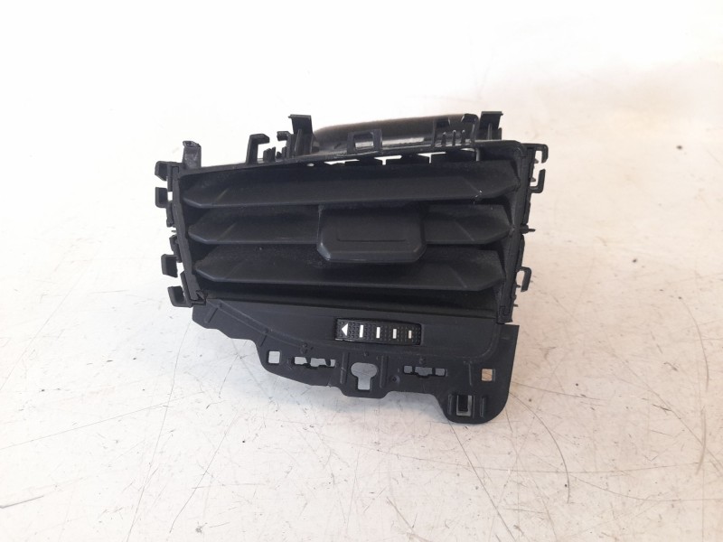 Recambio de aireador izquierdo para volkswagen polo edition referencia OEM IAM 2G1819703FRHV  