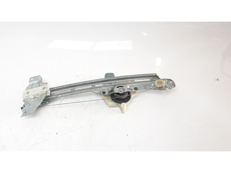 Recambio de elevalunas trasero izquierdo para peugeot 308 sw gt line referencia OEM IAM 9826080480 106174618 